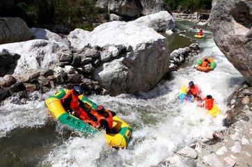 宜昌朝天吼漂流直通車 宜昌朝天吼漂流直通車