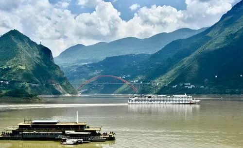 三峽旅游船