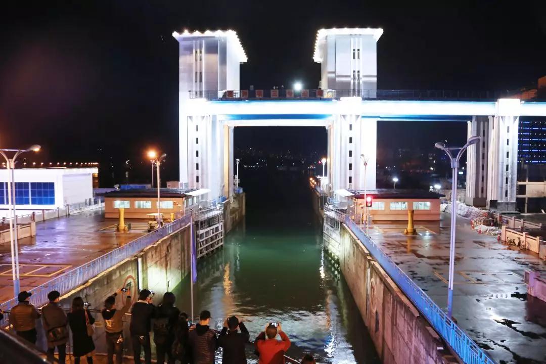 宜昌長江夜游游船中心